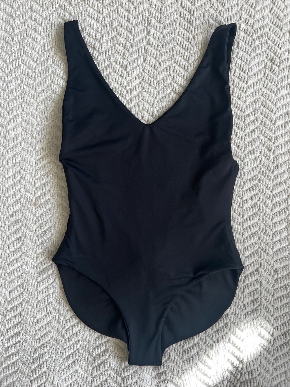Londre “The Minimalist” Women's Black One-Piece Swimsuit